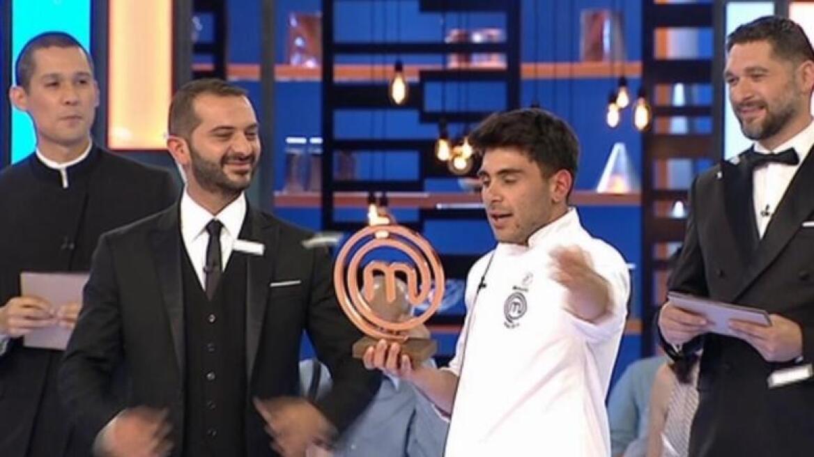 Master Chef 2019: Τηλεθέαση στο 61%, το γλυκό της νίκης και το καυτό φιλί του Μανώλη Σαρρή στην κοπέλα του