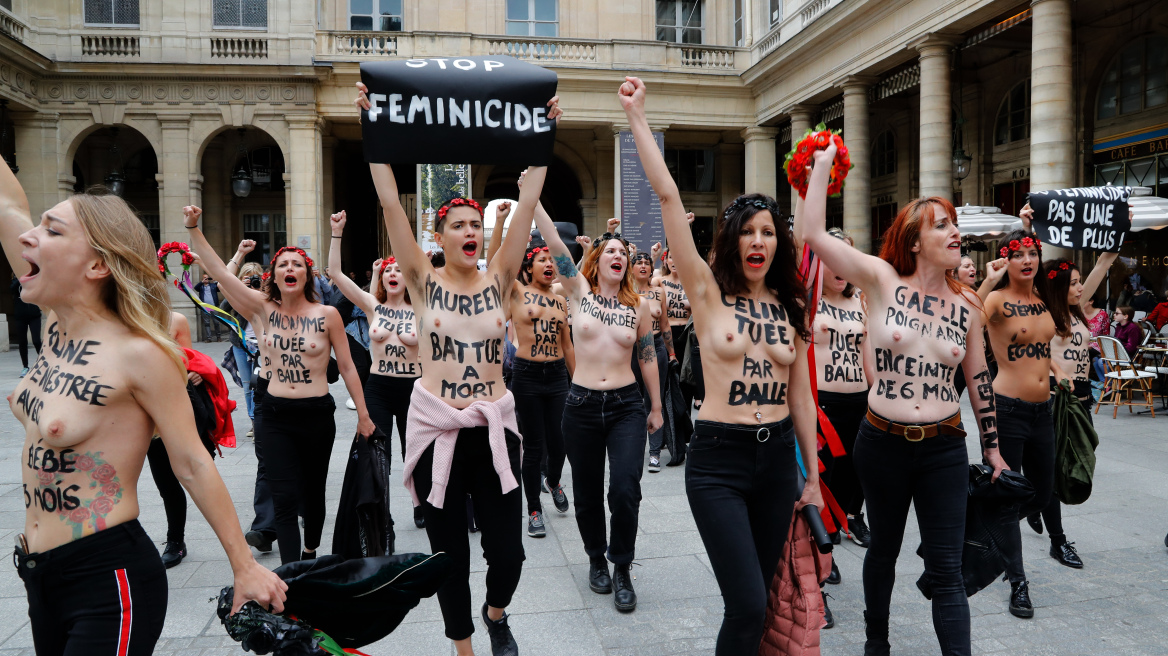 Γυμνόστηθες Femen διαμαρτυρήθηκαν για τις 60 γυναίκες που δολοφονήθηκαν φέτος στη Γαλλία