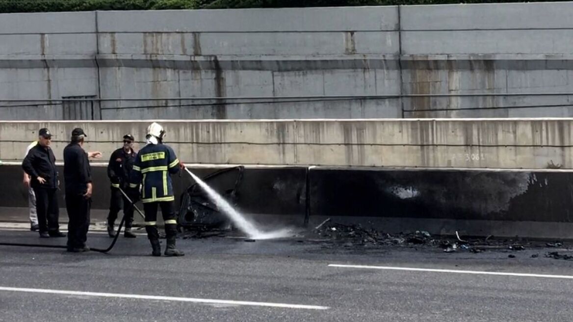 Κίνηση τώρα: Μποτιλιάρισμα στην Αττική Οδό έπειτα από φωτιά σε φορτηγό 