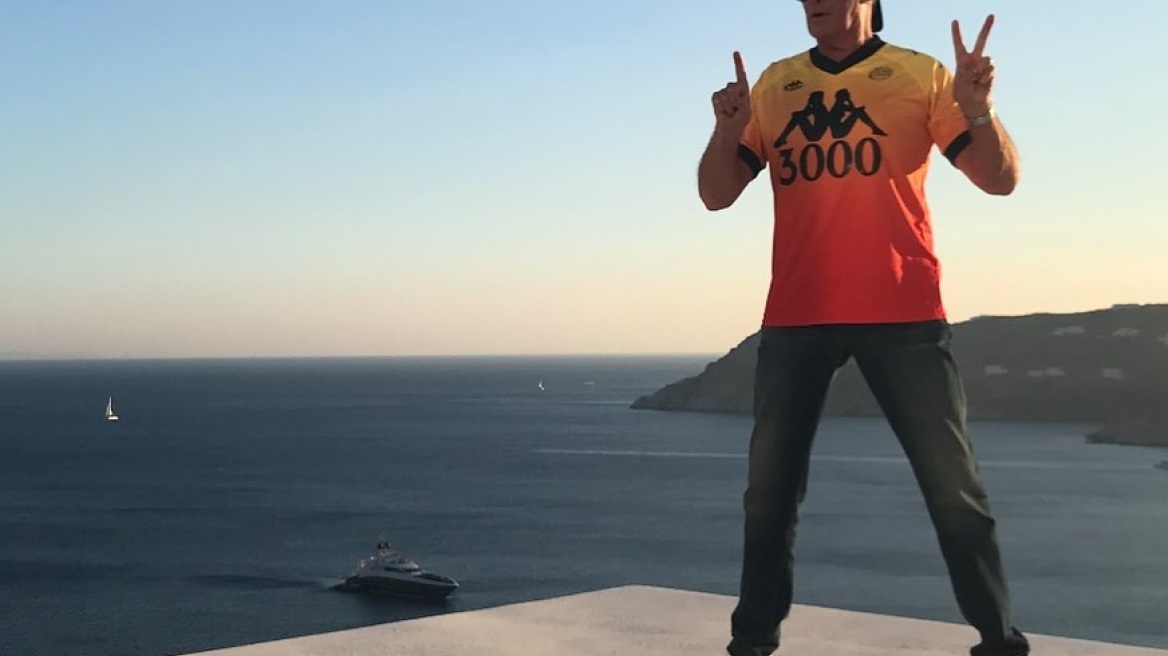 Ο ιππότης της ασφάλτου David Hasselhoff «πάρκαρε» στη Μύκονο