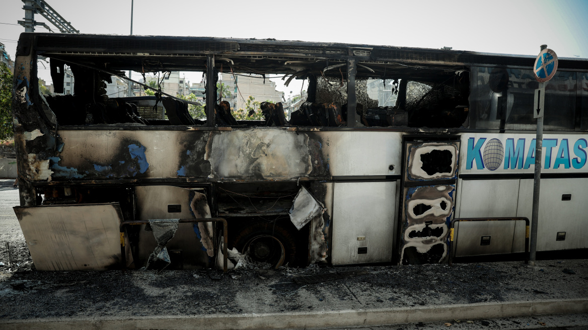 Εμπρησμός τουριστικού λεωφορείου αλβανικής εταιρείας