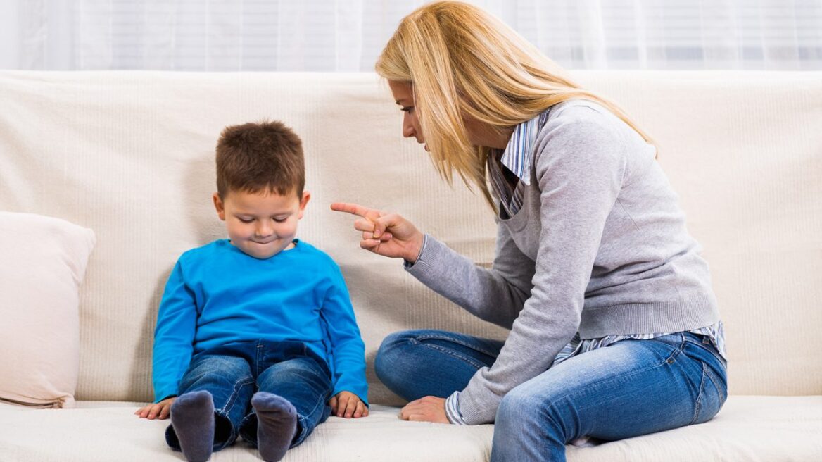 Τι κάνουμε όταν το παιδί μας αντιμιλά