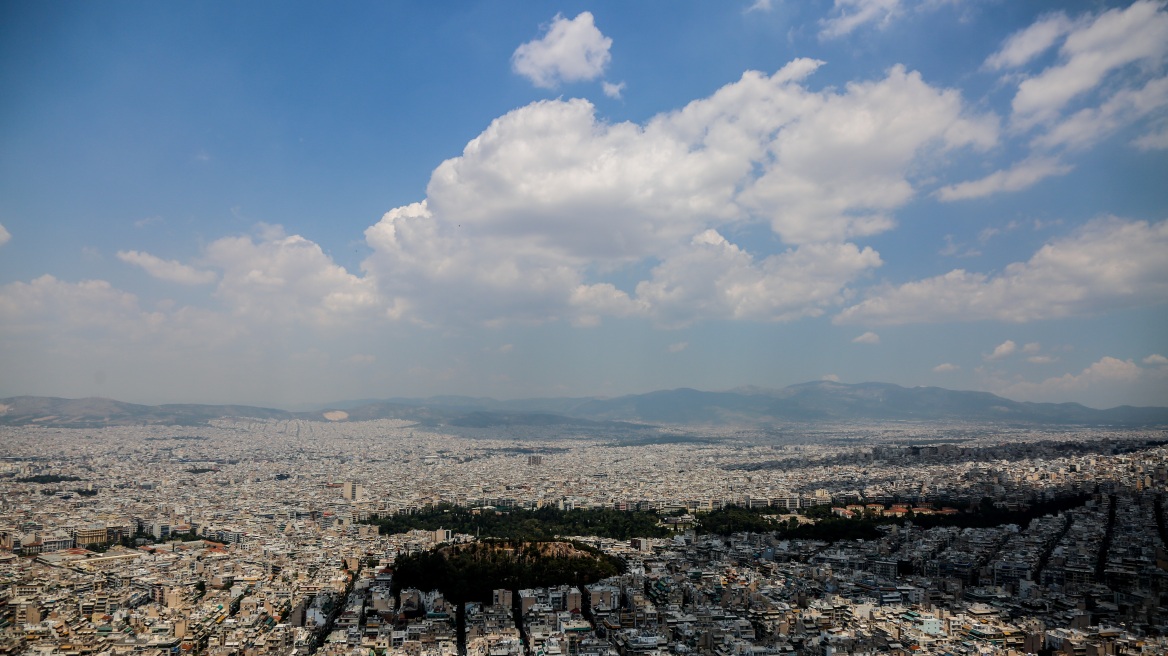 Ο καιρός... ανάποδα: Πρωτοφανής καύσωνας στην Ευρώπη, καταιγίδες στην Ελλάδα 