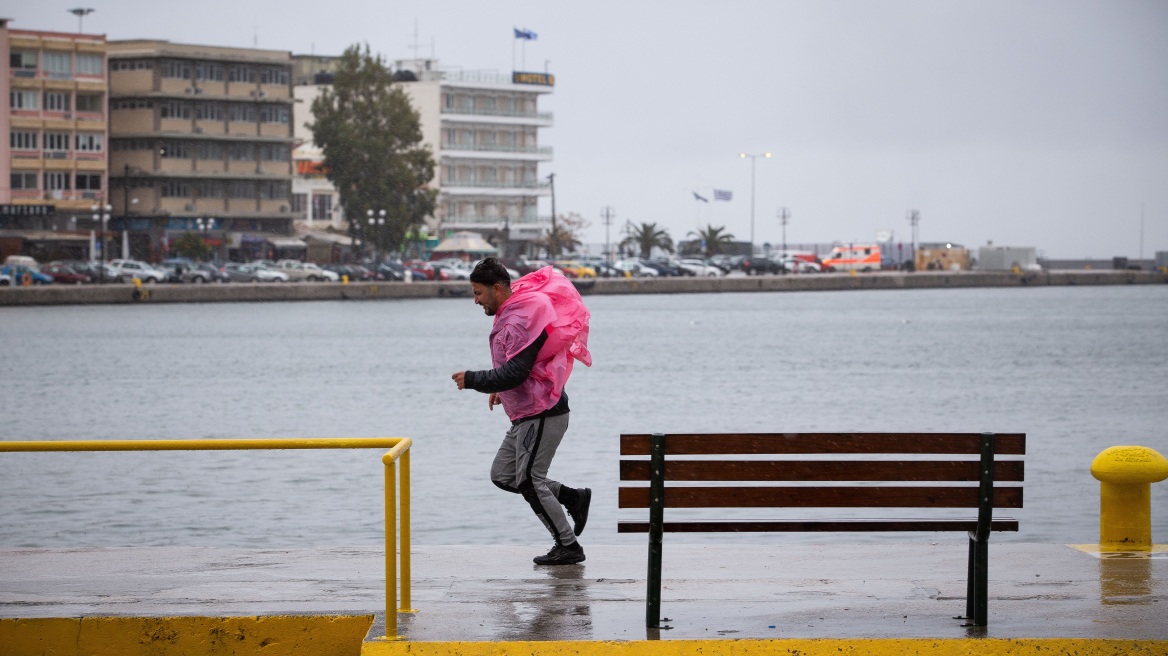 Καιρός: Έρχονται ισχυρές καταιγίδες σε Θεσσαλία και Μακεδονία - Θα συνεχιστεί το ισχυρό μελτέμι 