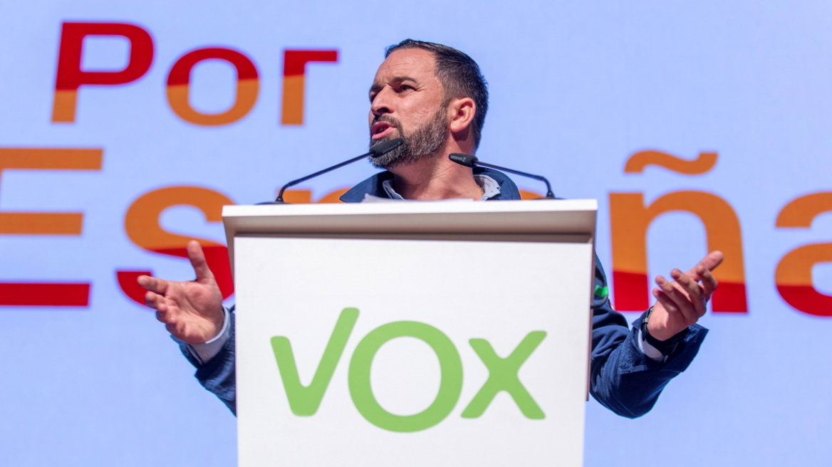 Ισπανία: Το ακροδεξιό Vox θέτει σκληρούς και αναχρονιστικούς όρους για να στηρίξει τους δεξιούς περιφερειάρχες