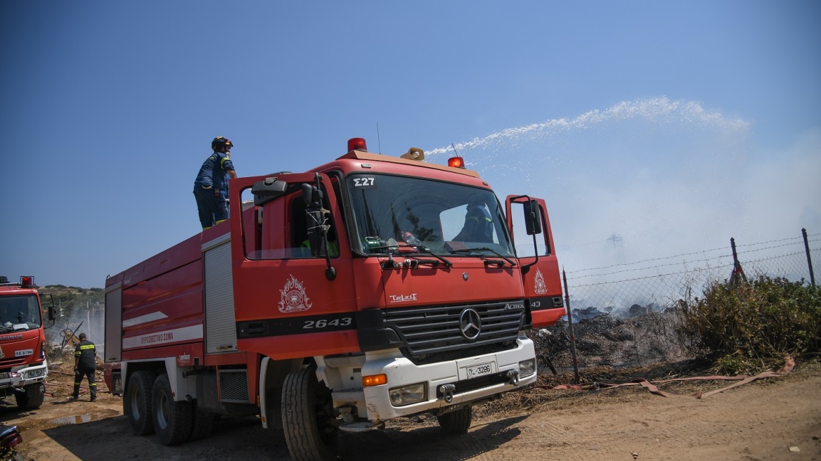 Φωτιά στον Κατσικά Ιωαννίνων, κοντά σε δομή προσφύγων