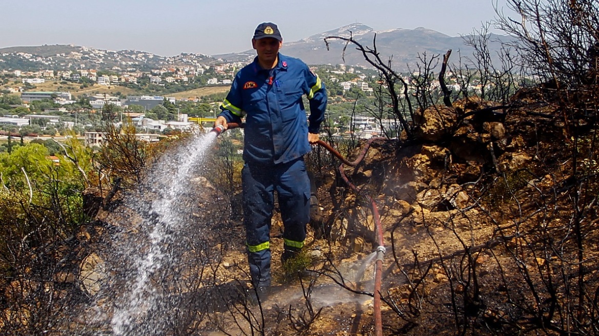 Η φωτιά στα Σπάτα ξεκίνησε από μια 72χρονη που άναψε γεννήτρια