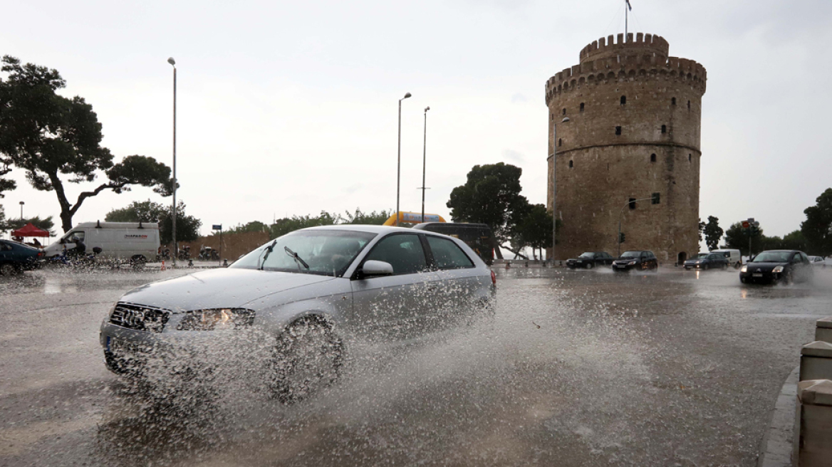 Επικίνδυνα καιρικά φαινόμενα: Έρχονται πολύ μεγάλα ύψη βροχής σε Θεσσαλονίκη και Χαλκιδική