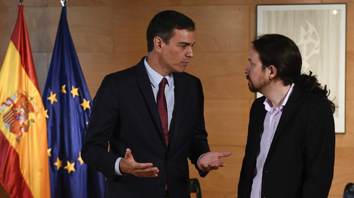 Κορυφώνεται το θρίλερ στην Ισπανία: Οι Podemos θα στηρίξουν τον Σάντσεθ μόνο εάν συγκυβερνήσουν