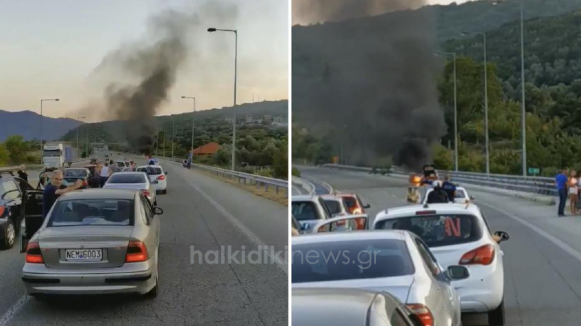 Στις φλόγες τυλίχθηκε αυτοκίνητο στην Εγνατία Οδό - Βίντεο