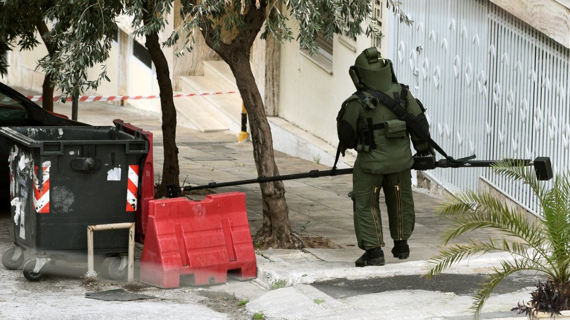 Χειροβομβίδα του Β' Παγκοσμίου βρέθηκε στα Εξάρχεια