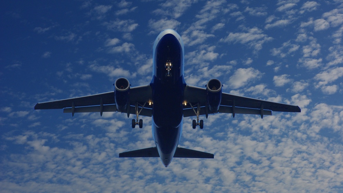 Συνελήφθησαν μεθυσμένοι πιλότοι της United Airlines στην Σκωτία λίγο πριν απογειωθούν 