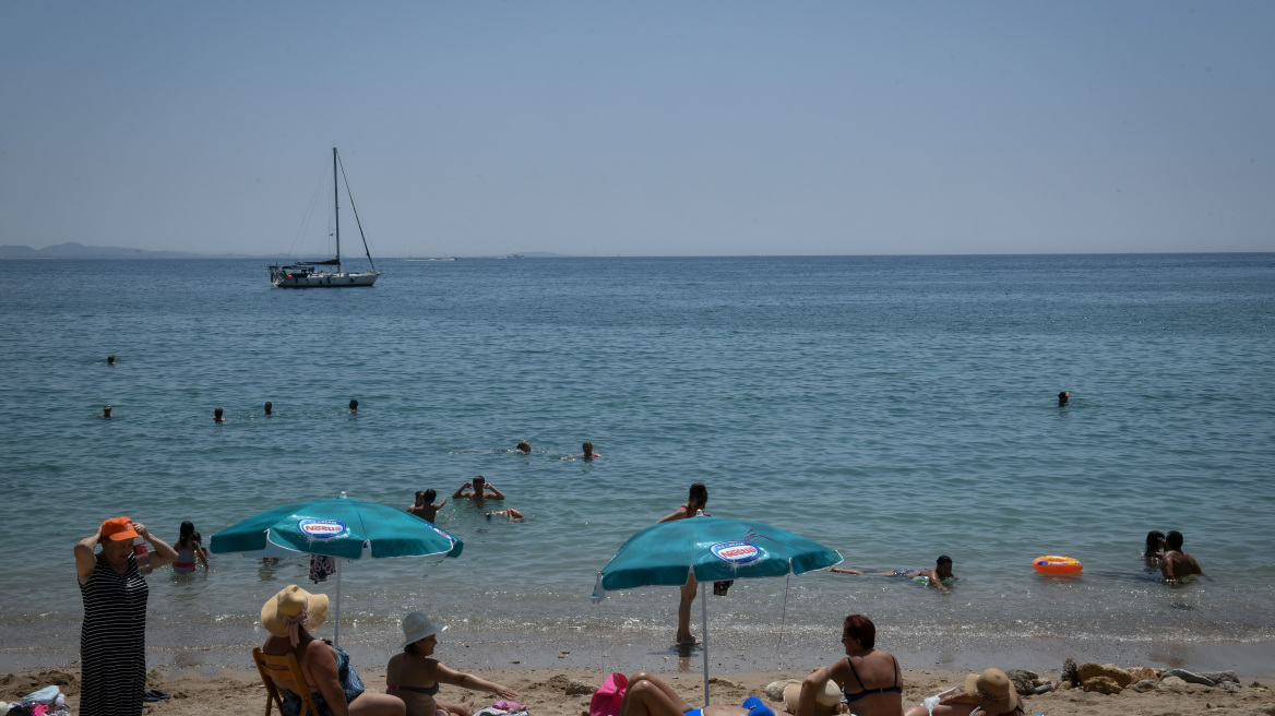 Καιρός: Ηλιοφάνεια και μελτέμια στο Αιγαίο