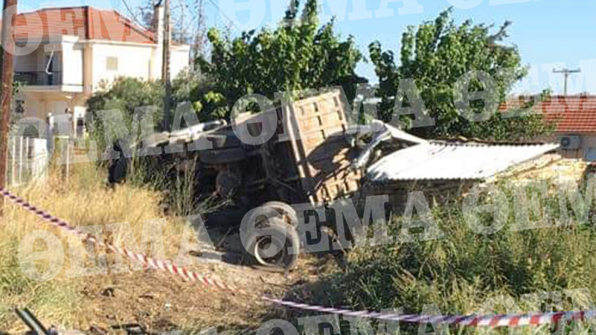 Μεσολόγγι: Φορτηγό αναποδογύρισε και γκρέμισε ολόκληρο σπίτι!