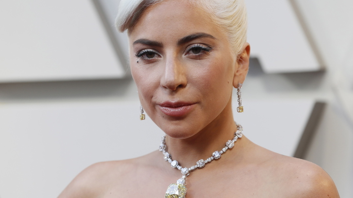 H Lady Gaga δωρίζει χρήματα για σχολεία στο Ελ Πάσο, το Ντέιτον και το Γκιλρόι