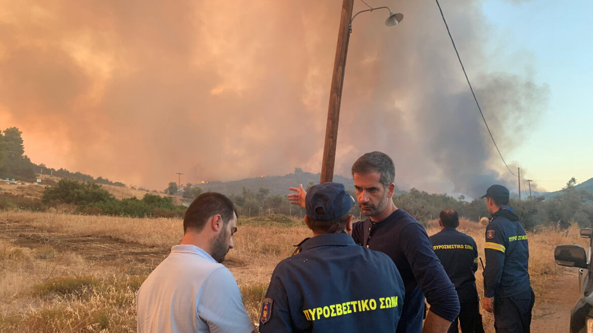 Μπακογιάννης για την φωτιά στην Εύβοια: Δύσκολη νύχτα - Τεράστια οικολογική καταστροφή