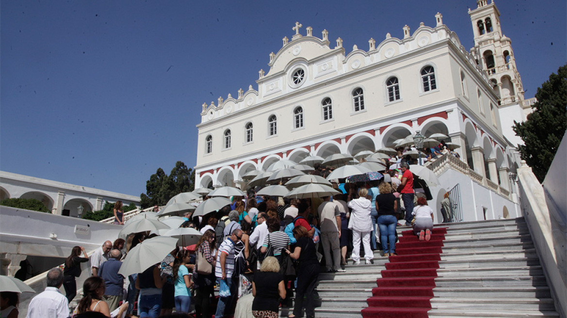 Δεκαπενταύγουστος 2019: Οι Έλληνες γιορτάζουν «Το Πάσχα του καλοκαιριού»