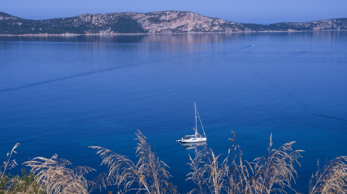 Ερμιόνη: Προσάραξε ιστιοφόρο - Καλά στην υγεία τους οι 7 επιβαίνοντες