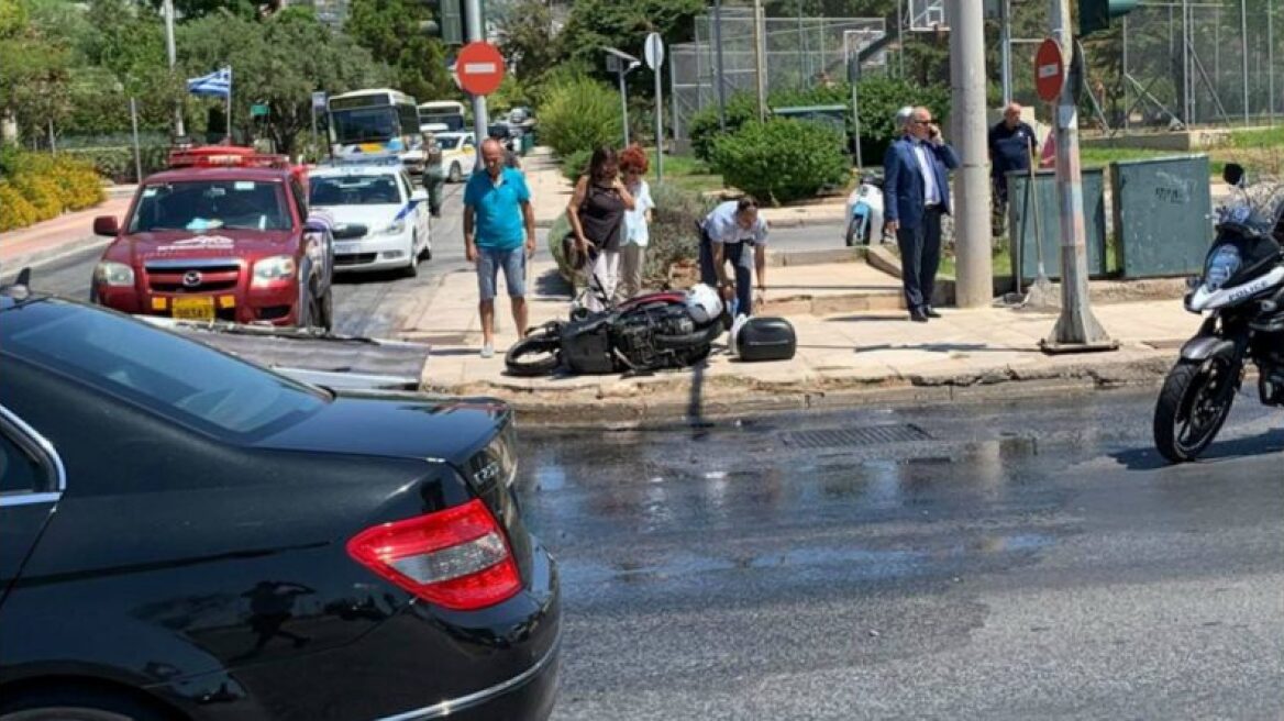 Σοβαρό τροχαίο στη Βούλα - Ένας νεκρός