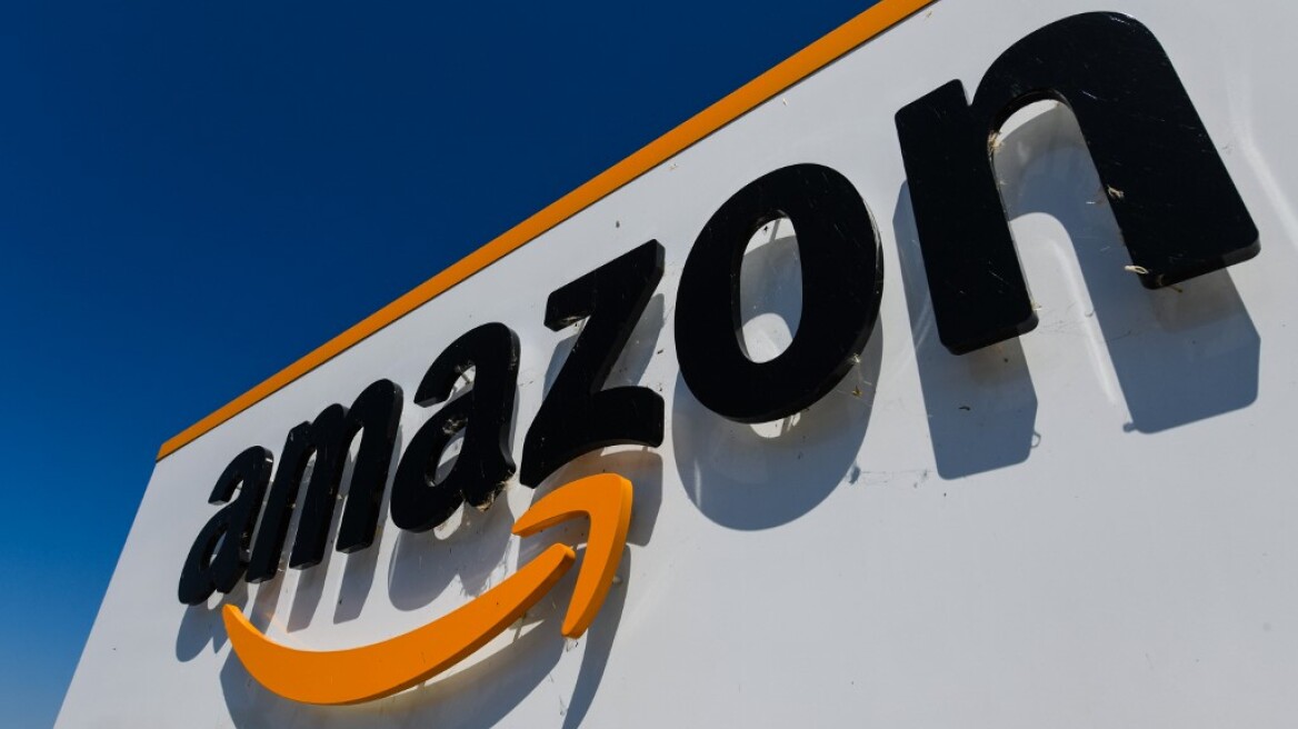 Λιθουανία σε Amazon: Βάλτε «στοπ» στη διάθεση προϊόντων με σύμβολο το σφυροδρέπανο