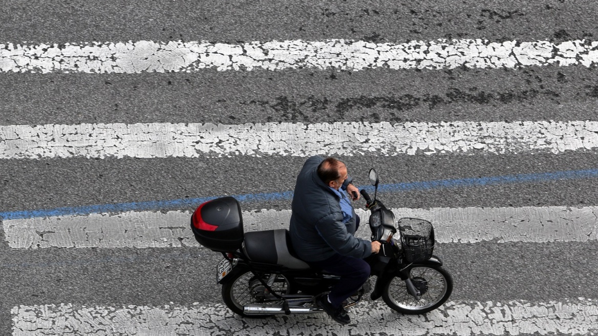 Εφετείο έκρινε συνυπεύθυνο σε τροχαίο δικυκλιστή που δεν έφταιγε, αλλά δεν φορούσε κράνος