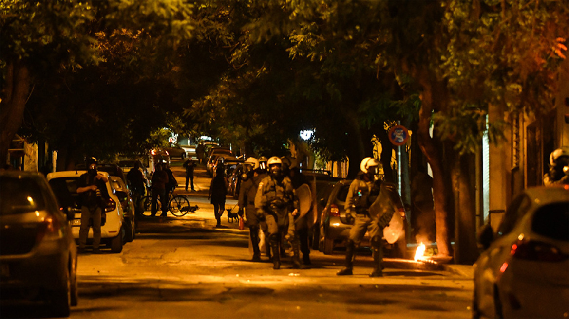 Σοβαρά επεισόδια με αναρχικούς - Συγκρούσεις μέχρι την πλατεία Εξαρχείων