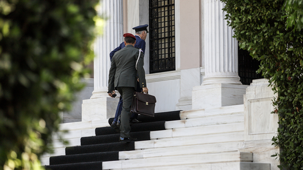 Προσφυγικό: Αύξηση της επιτήρησης των συνόρων και αποσυμφόρηση των νησιών αποφάσισε το ΚΥΣΕΑ