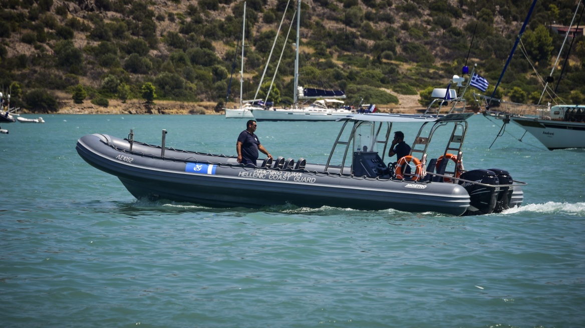 Σάμος: Καταδίωξη και προειδοποιητικά πυρά για τη σύλληψη διακινητή μεταναστών