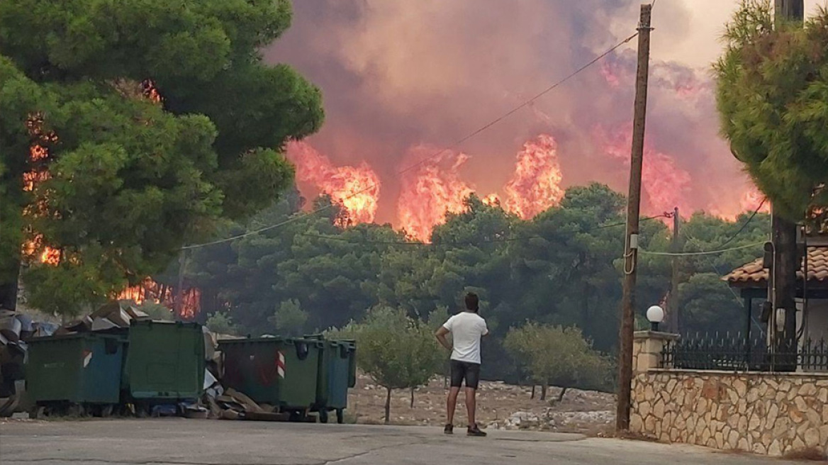 Φωτιά στη Ζάκυνθο: Κάηκε ένα σπίτι - Καλύτερη η εικόνα στο πύρινο μέτωπο