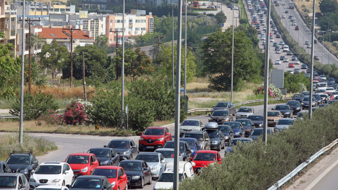 Αυξημένη η κίνηση στους δρόμους της Αθήνας 