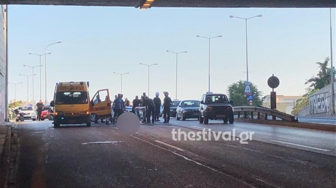 Tραγωδία στη Θεσσαλονίκη - Συγκλονίζει ο μοτοσικλετιστής: Είδα να «βρέχει» άνθρωπο από την αερογέφυρα