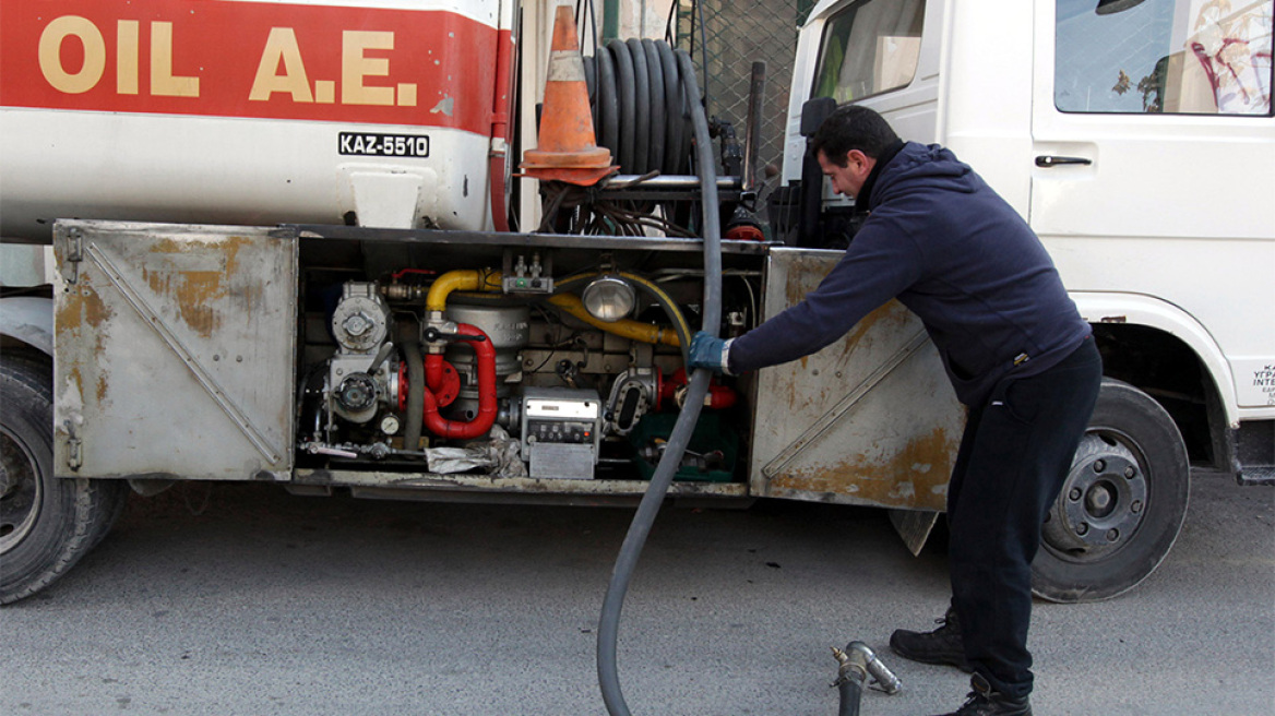 Πετρέλαιο: Φόβος για άνοδο στη βενζίνη - Αύξηση στο επίδομα θέρμανσης σχεδιάζει η κυβέρνηση