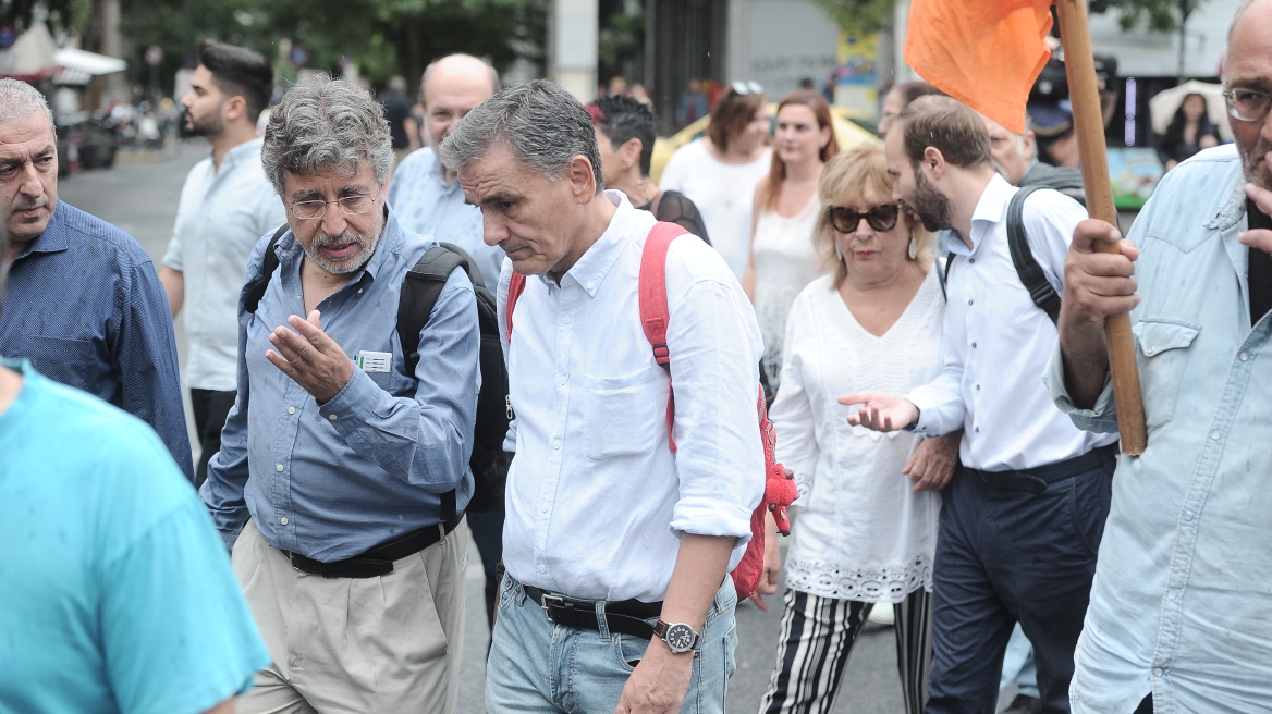 Τσακαλώτος, Αννέτα Καββαδία και Ραλλία Χρηστίδου στην συγκέντρωση των εργαζομένων