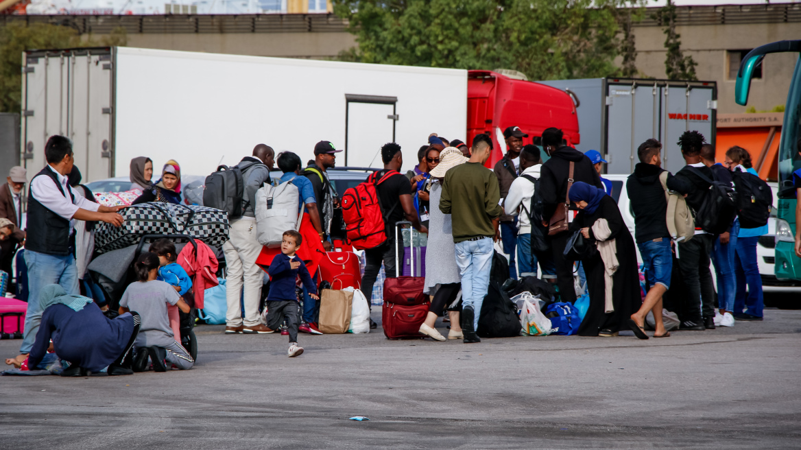 Προσφυγικό: Πάνω από 300 μετανάστες μέσα σε ένα 24ωρο στα ελληνικά νησιά