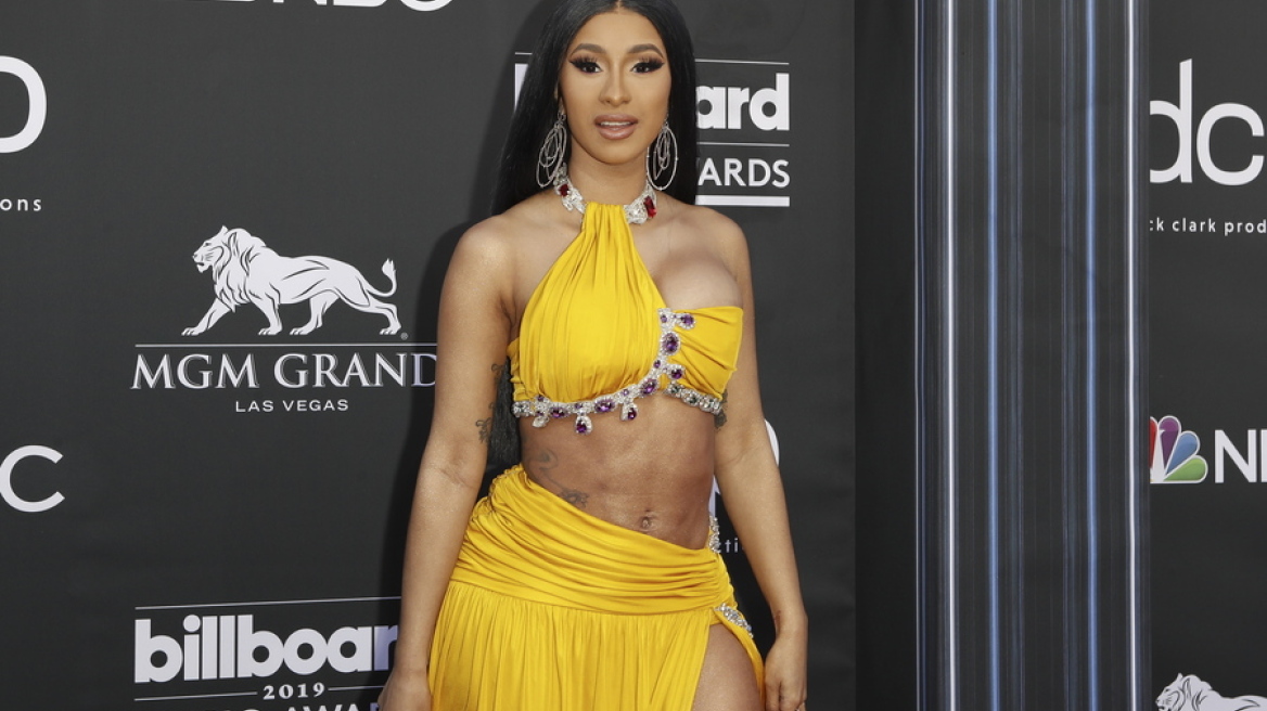 Cardi B: Φωτογράφος περιοδικού με παρενόχλησε σεξουαλικά - Πέταξε έξω το μόριό του