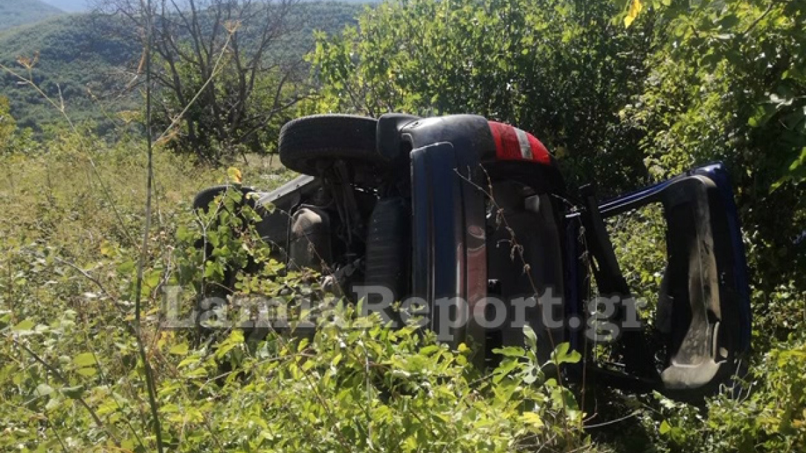 Φθιώτιδα: Έβαλε «πρώτη» αντί για όπισθεν κι έπεσε στον γκρεμό