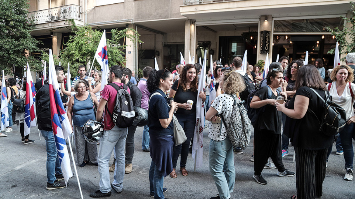 Σύγκρουση κυβέρνησης - αντιπολίτευσης γιατί «απεργούν λίγοι και ταλαιπωρούνται πολλοί» 