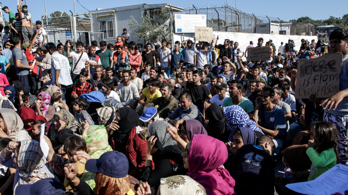 Μεταναστευτικό: Πάνω από 13.000 άνθρωποι στη Μόρια - Αγώνας δρόμου για αποσυμφόρηση των νησιών