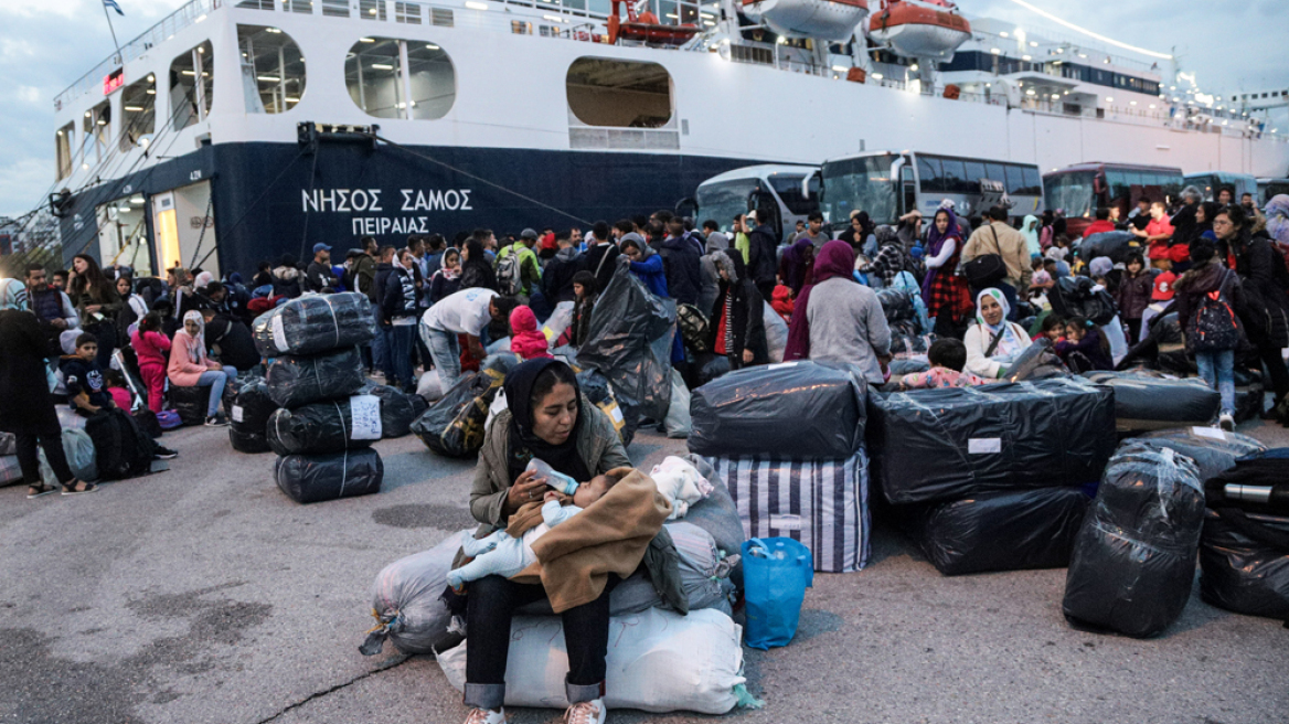 Στον Πειραιά πλοίο με 466 πρόσφυγες και μετανάστες από Λέσβο και Χίο 