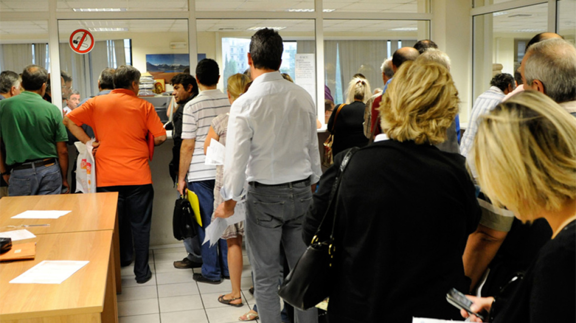 Εφορία: Φοροελαφρύνσεις για χιλιάδες αυτοαπασχολούμενους