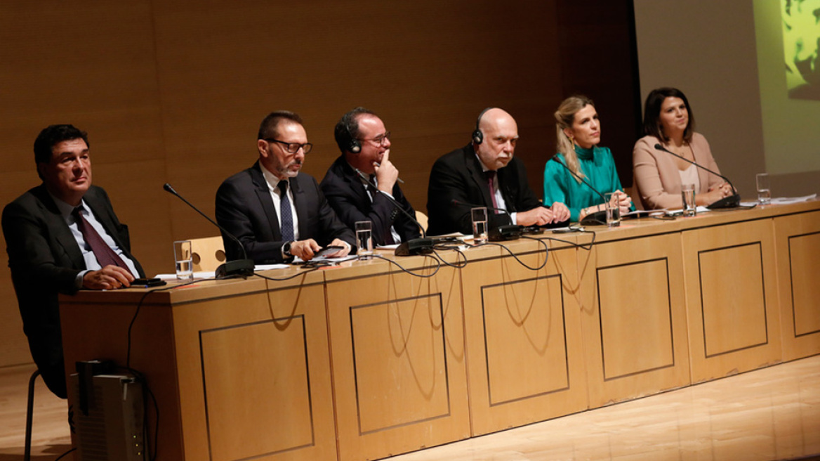 Βίζερ, Στουρνάρας και Σπίγκελ μίλησαν για τα «λάθη» το κρίσιμο α' εξάμηνο του 2015