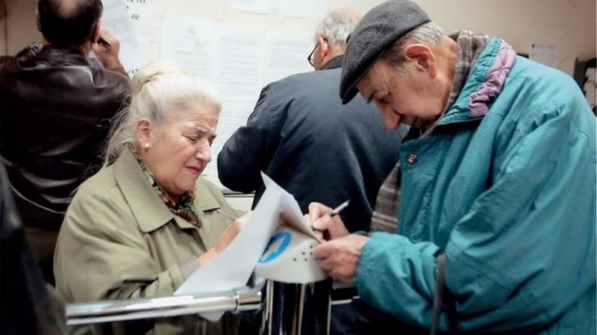 Συντάξεις: Αναδρομικά έως 1160 ευρώ στους δικαιούχους χηρείας 