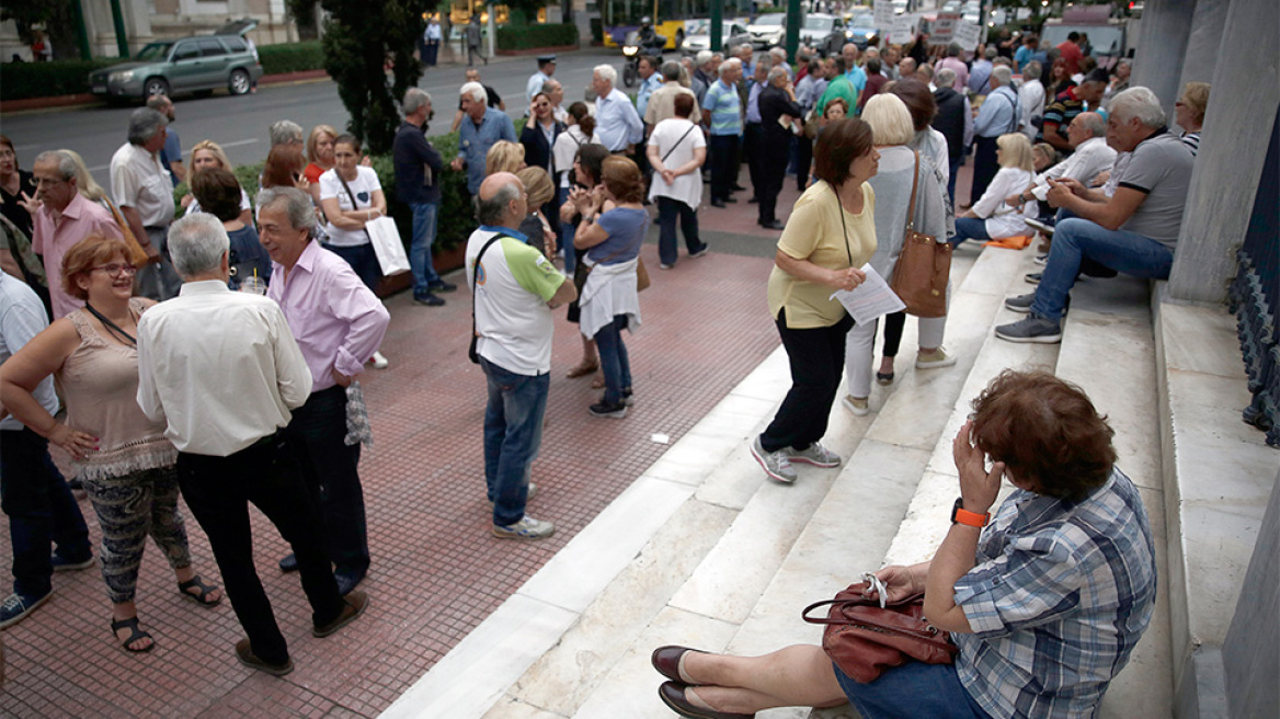 Μισθοί - συντάξεις: Πόσο θα μειωθεί η παρακράτηση από την 1η Ιανουαρίου