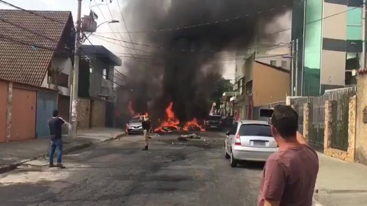 Βραζιλία: Τουλάχιστον τρεις νεκροί από συντριβή μικρού αεροσκάφους σε δρόμο του Μπέλο Οριζόντε 