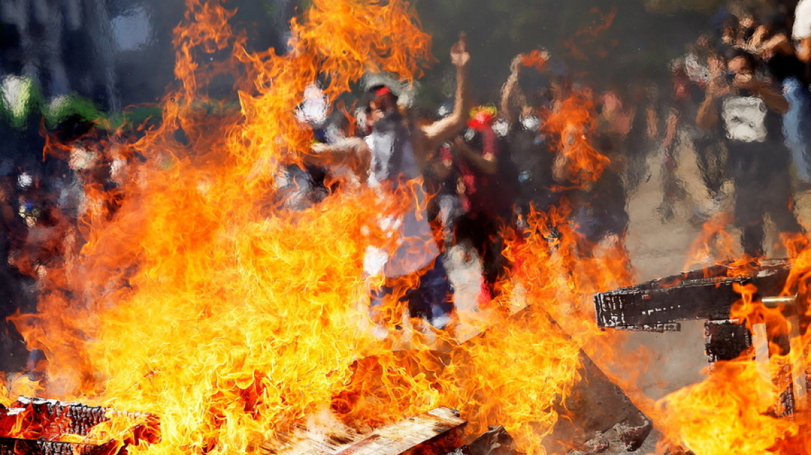 Χιλή: Στους 12 οι νεκροί από τις ταραχές 