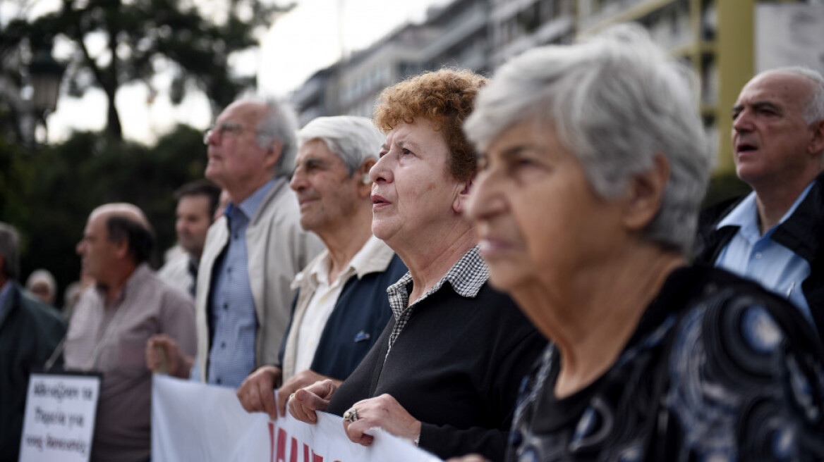 Επικουρικές συντάξεις: Ποιοι θα πάρουν αύξηση 52,5 ευρώ τον μήνα