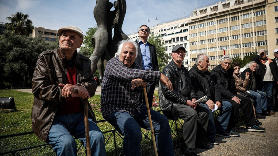 Συντάξεις: Πάνω από 1 εκατ. οι εκκρεμείς υποθέσεις - Τα 8 μέτρα του υπ. Εργασίας για να λύσει το πρόβλημα