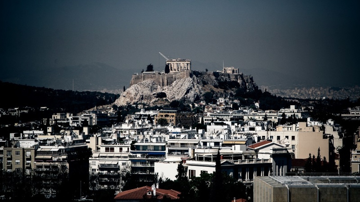 ΙΟΒΕ: Οι Έλληνες βγήκαν από την 5άδα των πιο απαισιόδοξων Ευρωπαίων για την οικονομία