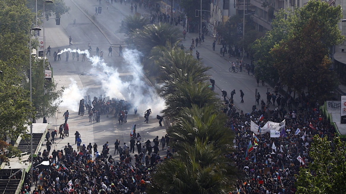 Χιλή: Επεισόδια και διαδηλώσεις για 11η σερί ημέρα