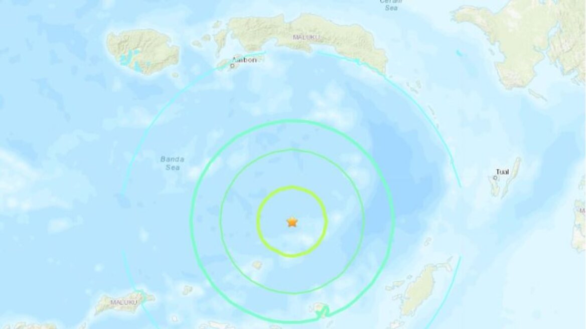 Σεισμός - μαμούθ 7,4 Ρίχτερ στην Ινδονησία - Προειδοποίηση για τσουνάμι